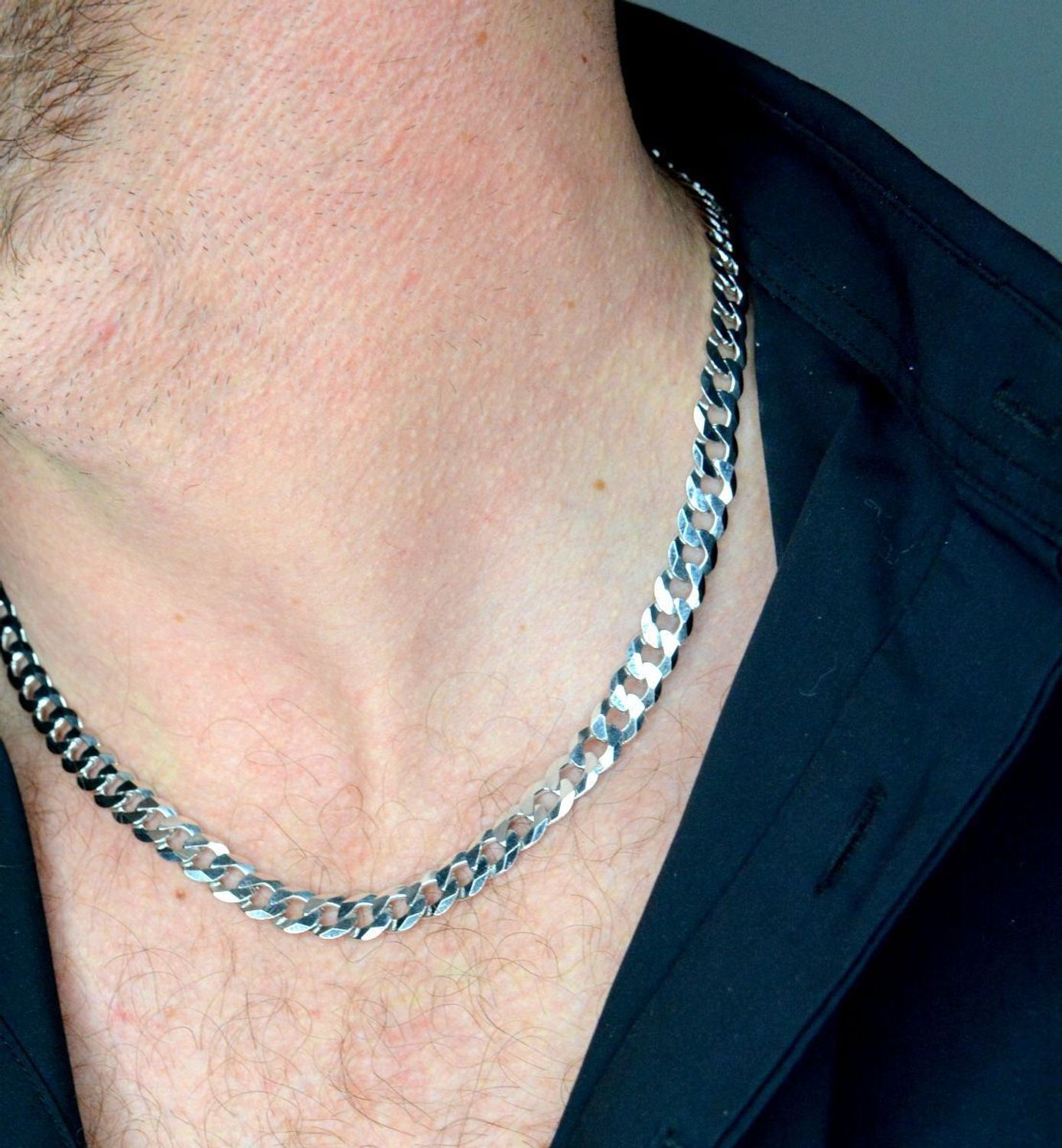 Srebrny łańcuszek 925 pancerka 8 mm rodowany DIA-LAN-2087R-200-925 8mm. Srebrny łańcuszek najwyższej próby srebra 925. Łańcuszek srebrny o splocie pancerki idealny na prezent. Łańcuszek srebrny rodowany o wadze 31,40 gram i szerokośc (1).jpg